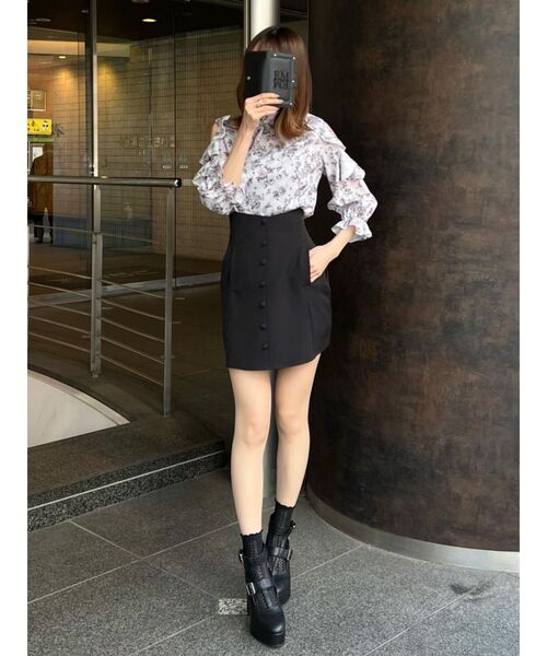 EATME（イートミー）の「フリルオープンショルダーブラウス（シャツ/ブラウス・レディース・オフホワイト/グレー/ブラック・FREE）」の8枚目の写真