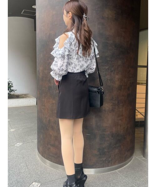 EATME（イートミー）の「フリルオープンショルダーブラウス（シャツ/ブラウス・レディース・オフホワイト/グレー/ブラック・FREE）」の17枚目の写真