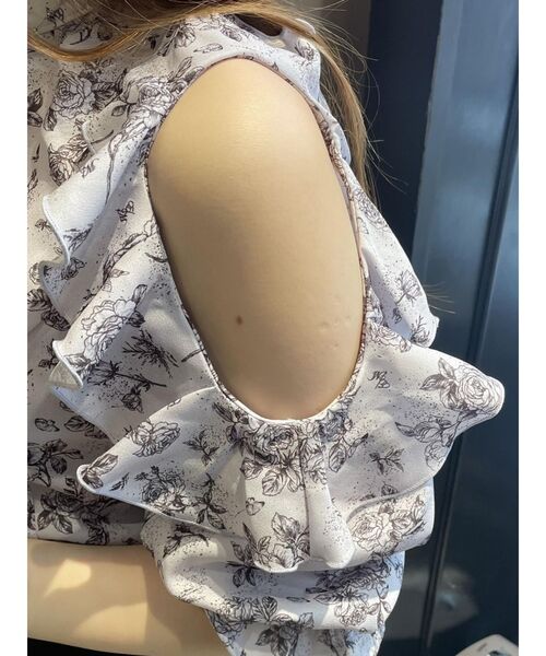 EATME（イートミー）の「フリルオープンショルダーブラウス（シャツ/ブラウス・レディース・オフホワイト/グレー/ブラック・FREE）」の19枚目の写真