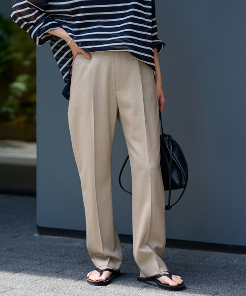 【新品・タグ付き】FRAMeWORK 強撚Wストレートパンツ36 ベージュ FRAMeWORK（フレームワーク）の「強撚Wストレートパンツ