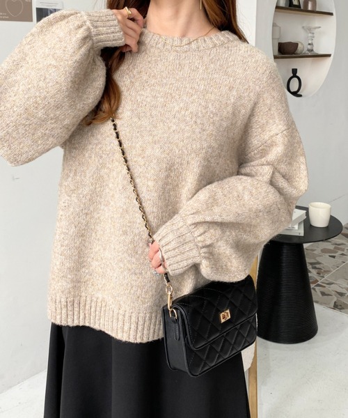 moment+（モーメントプラス）の「エアーヤーンクルーネックニットプル