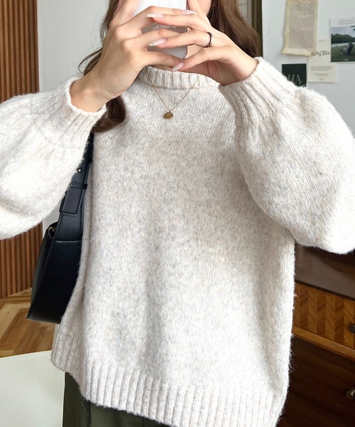 moment+（モーメントプラス）の「エアーヤーンクルーネックニットプル