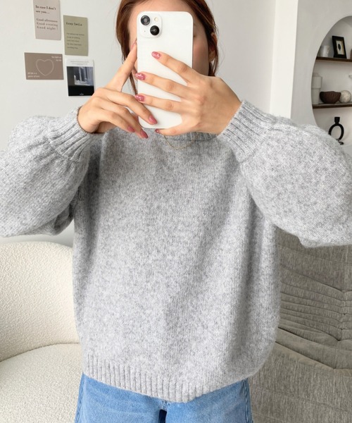 moment+（モーメントプラス）の「エアーヤーンクルーネックニットプル