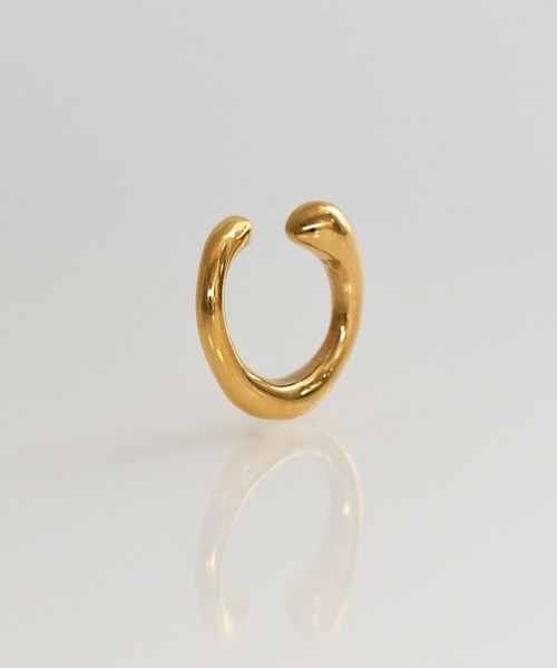 Phoebe（フィービィー）の「【金属アレルギー対応】アーティーラインイヤーカフ/サージカルステンレス（イヤーカフ・レディース・イエローゴールド・FREE）」の2枚目の写真