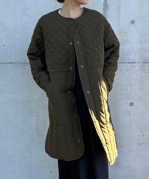 JUNOAH（ジュノア）の「ノーカラーパターンミックスキルティングコート（ノーカラーコート・レディース・カーキ/ライトベージュ/ブラック・X-LARGE/LARGE/MEDIUM）」の10枚目の写真