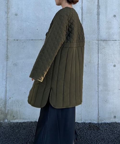 JUNOAH（ジュノア）の「ノーカラーパターンミックスキルティングコート（ノーカラーコート・レディース・カーキ/ライトベージュ/ブラック・X-LARGE/LARGE/MEDIUM）」の11枚目の写真