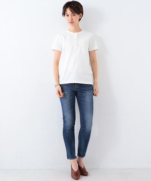 Ray BEAMS（レイビームス）の「◇REMI RELIEF×Ray BEAMS / 別注 ヘンリー ポケット Tシャツ（Tシャツ/カットソー・レディース・オフホワイト/グリーン系その他/ネイビー・ONE SIZE）」の21枚目の写真