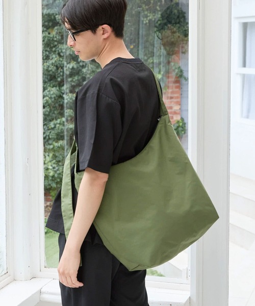 LAKOLE(ラコレ)の「ラージショルダーBAG / 980172(ショルダーバッグ・メンズ・ブラウン/ブラック/グレイッシュベージュ/カーキ/ライトグレー・FREE)」の5枚目の写真