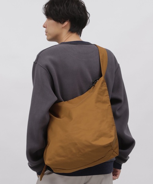 LAKOLE(ラコレ)の「ラージショルダーBAG / 980172(ショルダーバッグ・メンズ・ブラウン/ブラック/グレイッシュベージュ/カーキ/ライトグレー・FREE)」の8枚目の写真