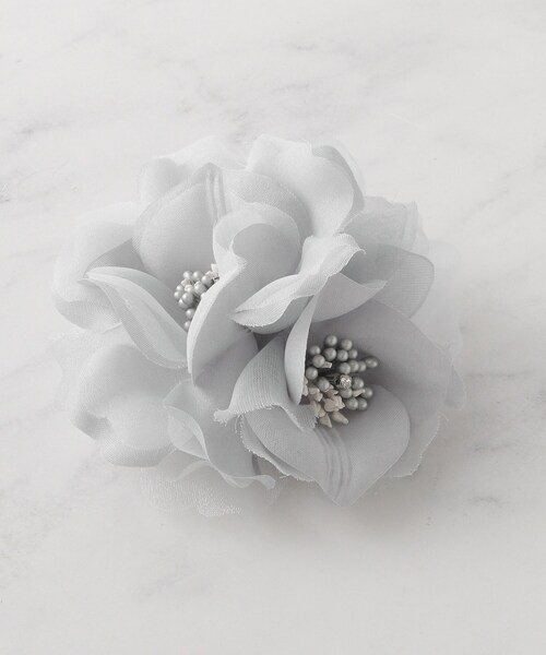 SHOO・LA・RUE（シューラルー）の「◆【セレモニー】マルチフラワーコサージュ（ブローチ/コサージュ・レディース・ベビーピンク/ブルー系その他/ライトグレー/ライトベージュ/オフホワイト/ライトグレー系/ベージュ系その他3・00）」の3枚目の写真