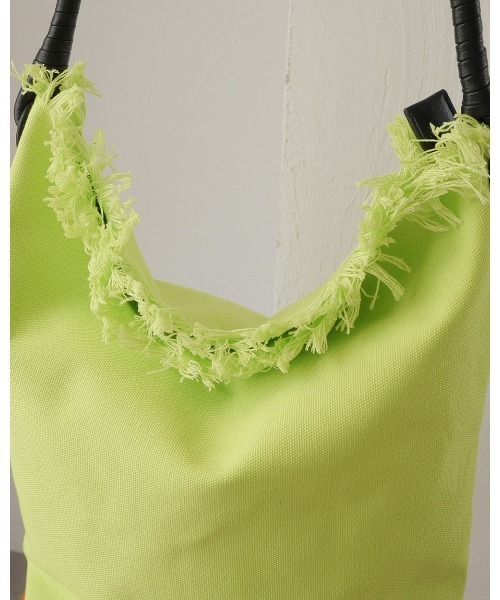 CURI BISCUI（キュリ　ビスキュイ）の「【CURIBISCUI】ワンハンドル キャンバス バッグ（トートバッグ・レディース・ブラック/ライム/オフホワイト・FREE）」の7枚目の写真