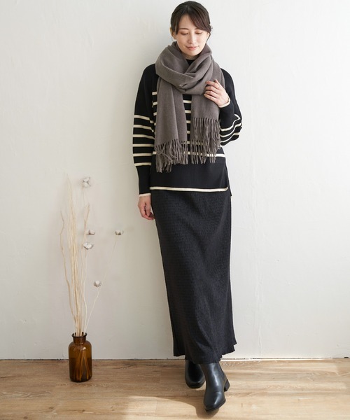 ikka(イッカ)の「【親子コーデ】クリーミーサイドスリットプルオーバー(ニット/セーター・レディース・ブラック/イエロー/グレー/オフホワイト/グリーン/ブルー・M/L/S)」の9枚目の写真