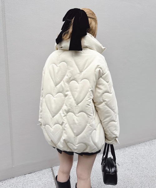 Loueme（ルエム）の「ハートキルティングリボンオーバージャケット