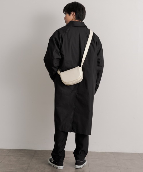SENSE OF PLACE by URBAN RESEARCH（センスオブプレイスバイアーバンリサーチ）の「フェイクレザーパデットフラップショルダー（ショルダーバッグ・メンズ・アイボリー/ブラック・ONE）」の6枚目の写真