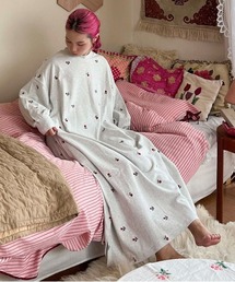 Casselini（キャセリーニ）の「Casselini HOME(キャセリーニ ホーム)刺繍スウェットワンピース（ルームワンピース）」