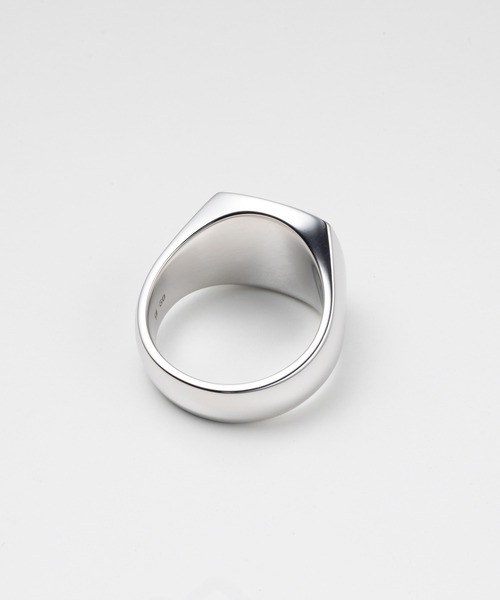 TOM WOOD（トムウッド）の「TOM WOOD Cushion BZue Howk Eye M トムウッド 指輪 クッション ブルー ホーク アイ リング（リング・メンズ・シルバー・62/58/64/60）」の3枚目の写真