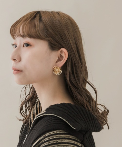 SMELLY(スメリー)の「ラディアルメタルピアス(ピアス(両耳用)・レディース・ゴールド・-)」の5枚目の写真