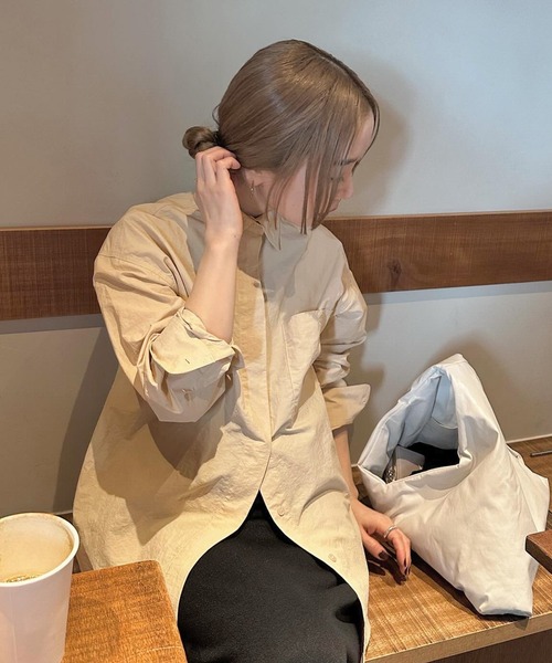 select MOCA by son（セレクトモカバイソン）の「【サイズ展開あり】ワークオーバーサイズシャツ（シャツ/ブラウス・レディース・ライトカーキ/ライトベージュ/ブラック/アイボリー/グレイッシュベージュ・LARGE/MEDIUM）」の10枚目の写真