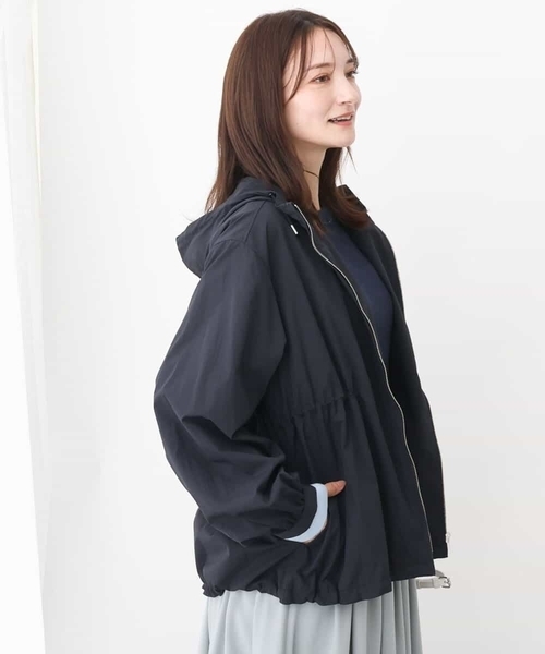 MK MICHEL KLEIN(エムケーミッシェルクラン)の「フーデットブルゾン/撥水加工/洗える(ブルゾン・レディース・イエロー系その他/ベージュ/ネイビー・38)」の3枚目の写真