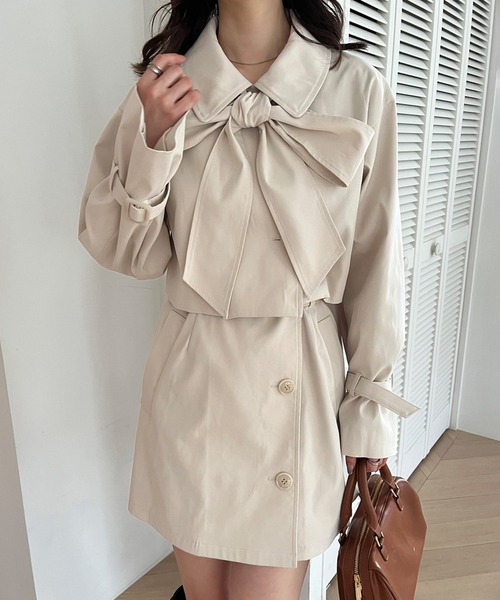 one after another NICE CLAUP（ワンアフターアナザーナイスクラップ）の「ショートにもなる/マルチWAYリボンコート（トレンチコート・レディース・アイボリー/サックスブルー/ブラック・FREE）」の4枚目の写真