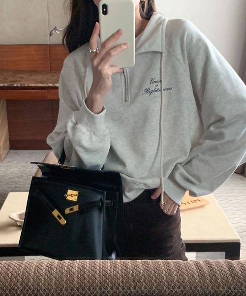 LAFFMO(ラフモ)の「ハーフジップバックプリントプルオーバー(スウェット・レディース・ネイビー/グレー・F)」の3枚目の写真