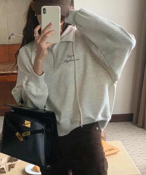 LAFFMO(ラフモ)の「ハーフジップバックプリントプルオーバー(スウェット・レディース・ネイビー/グレー・F)」の7枚目の写真