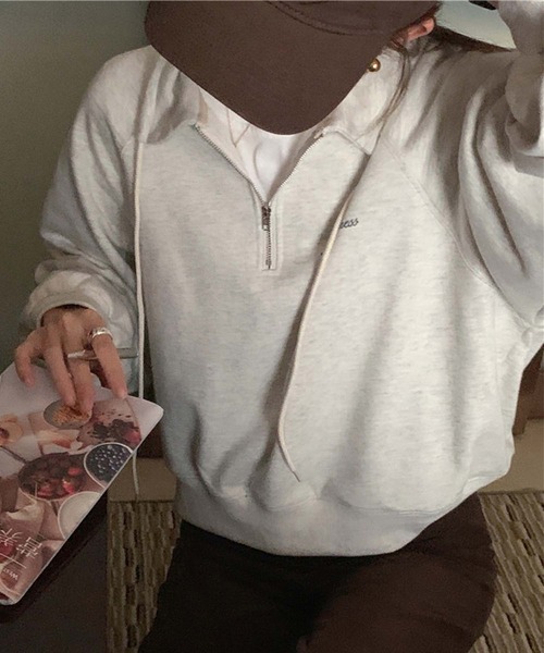 LAFFMO(ラフモ)の「ハーフジップバックプリントプルオーバー(スウェット・レディース・ネイビー/グレー・F)」の14枚目の写真