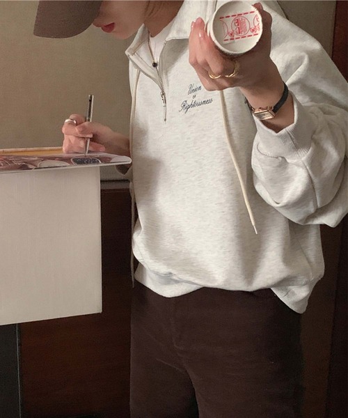 LAFFMO(ラフモ)の「ハーフジップバックプリントプルオーバー(スウェット・レディース・ネイビー/グレー・F)」の18枚目の写真