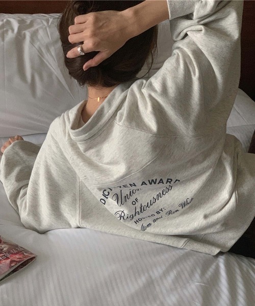 LAFFMO(ラフモ)の「ハーフジップバックプリントプルオーバー(スウェット・レディース・ネイビー/グレー・F)」の20枚目の写真