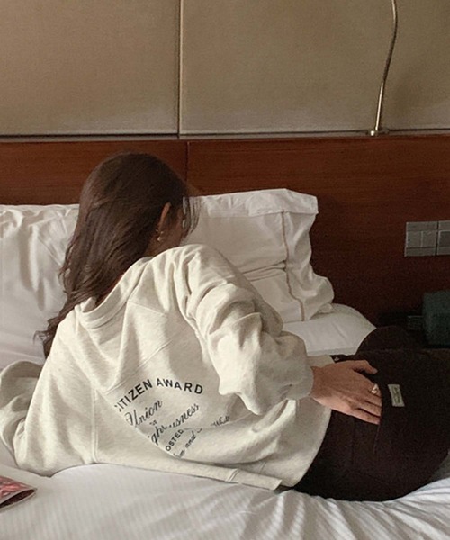 LAFFMO(ラフモ)の「ハーフジップバックプリントプルオーバー(スウェット・レディース・ネイビー/グレー・F)」の21枚目の写真