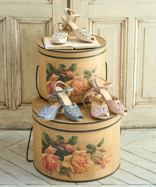 an another angelus（アンアナザーアンジェラス）の「アイアンフレームカットワークサンダル/ananotherangelus（サンダル・レディース・ブルー/ライトピンク/アイボリー・S/M/L）」の4枚目の写真