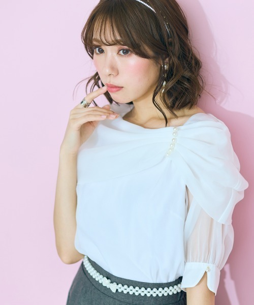 marun(マルン)の「<大きいサイズ> オフショル風デザインブラウス marun(シャツ/ブラウス・レディース・ホワイト/ブラック・L/LL/3L/4L/5L)」の17枚目の写真