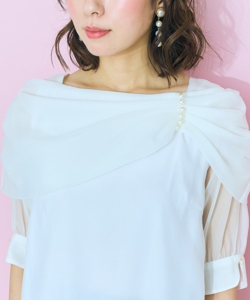 marun(マルン)の「<大きいサイズ> オフショル風デザインブラウス marun(シャツ/ブラウス・レディース・ホワイト/ブラック・L/LL/3L/4L/5L)」の8枚目の写真