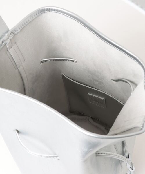 DouDou(ドゥドゥ)の「ドロストバケットバッグ(ショルダーバッグ・レディース・アイボリー/ブラック/シルバー・FREE)」の7枚目の写真