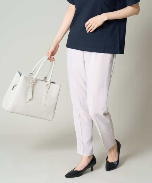 a.v.v（アーヴェヴェ）の「【接触冷感/洗える/イージーケア】美楽るイージーテーパードパンツ（その他パンツ・レディース・チャコールグレー/ブラック/カーキ/ネイビー/ミント/ダークインディゴブルー/ライトグレー・34/36/38/40/42）」の4枚目の写真