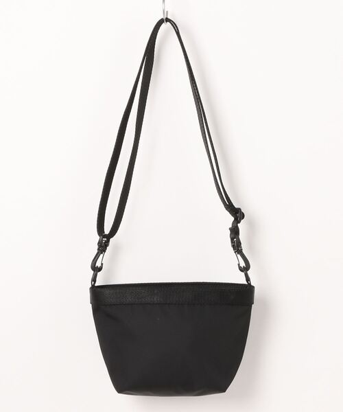 Manhattan Portage BLACK LABEL(マンハッタンポーテージ ブラックレーベル)の「CAMDEN STANDARD SHOULDER CORDURA 305P(ショルダーバッグ・メンズ・ブラック・X-SMALL)」の2枚目の写真