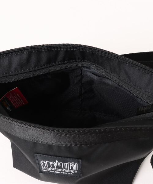 Manhattan Portage BLACK LABEL(マンハッタンポーテージ ブラックレーベル)の「CAMDEN STANDARD SHOULDER CORDURA 305P(ショルダーバッグ・メンズ・ブラック・X-SMALL)」の4枚目の写真