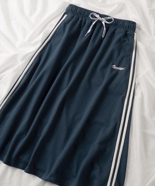 CONVERSE（コンバース）の「【CONVERSE/コンバース】ワンポイントロゴプリント＆サイドラインデザイン ダンボール生地 スウェットスカート/ジャージ（スカート・レディース・ブラック/ベージュ/ネイビー/ライトピンク・M/L）」の3枚目の写真