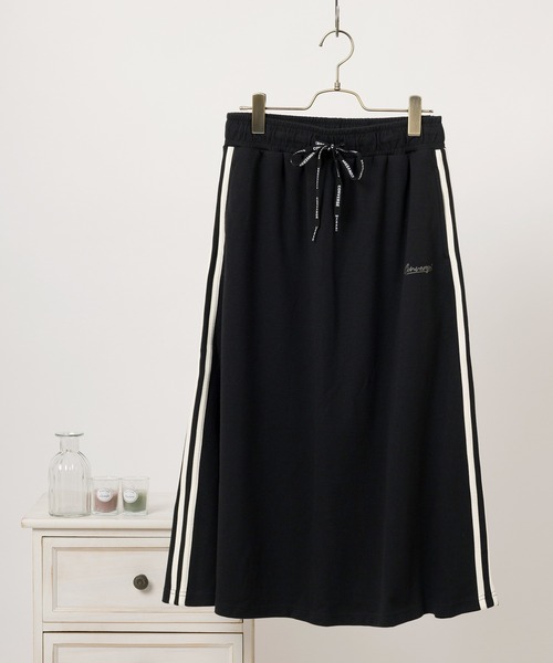 CONVERSE（コンバース）の「【CONVERSE/コンバース】ワンポイントロゴプリント＆サイドラインデザイン ダンボール生地 スウェットスカート/ジャージ（スカート・レディース・ブラック/ベージュ/ネイビー/ライトピンク・M/L）」の13枚目の写真