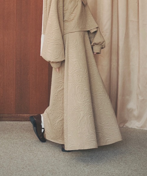 moi tytto（モイテュット）の「キルティングフレアロングスカート（スカート・レディース・ブラック/ベージュ/ナチュラル・MEDIUM/SMALL）」の8枚目の写真