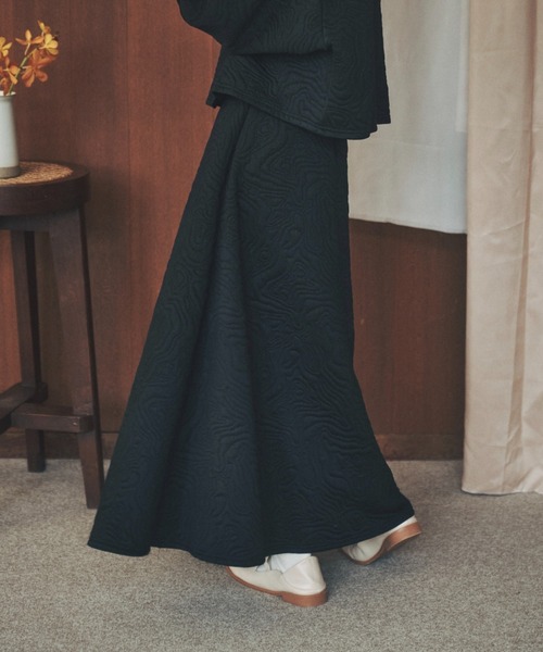 moi tytto（モイテュット）の「キルティングフレアロングスカート（スカート・レディース・ブラック/ベージュ/ナチュラル・MEDIUM/SMALL）」の6枚目の写真