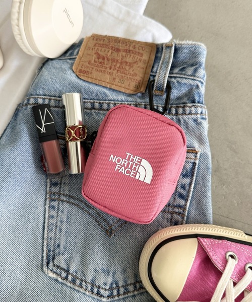 THE NORTH FACE(ザノースフェイス)の「国内未発売 THE NORTH FACE(ザ・ノースフェイス)/スクエア型 ミニポーチ コインケース/WL MINI POUCH(ポーチ・レディース・ピンク/ブラック/ライトベージュ/カーキ・FREE)」の4枚目の写真