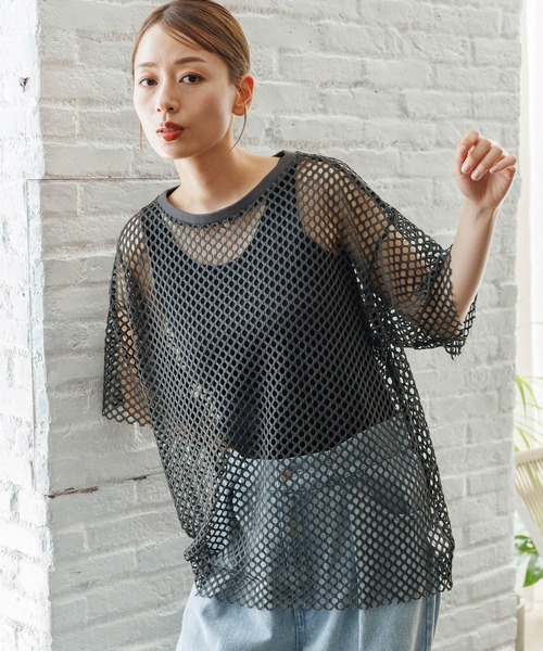 LAKOLE(ラコレ)の「カットメッシュプルオーバー5分袖 / 130869(Tシャツ/カットソー・レディース・チャコールグレー/ブルー/アイボリー/ブラウン・MEDIUM/SMALL)」の3枚目の写真