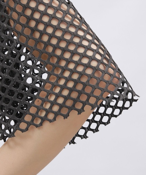 LAKOLE(ラコレ)の「カットメッシュプルオーバー5分袖 / 130869(Tシャツ/カットソー・レディース・チャコールグレー/ブルー/アイボリー/ブラウン・MEDIUM/SMALL)」の11枚目の写真