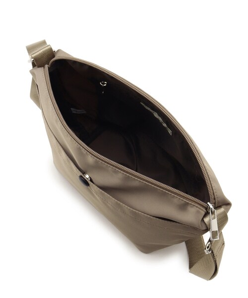 SHOO・LA・RUE(シューラルー)の「【撥水】フロントポケットショルダーバッグ(ショルダーバッグ・レディース・グリーン/グレー/パープル系/ブラック/ライトベージュ/レッド系1・00)」の13枚目の写真