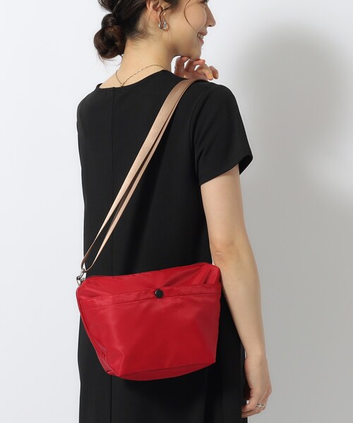 SHOO・LA・RUE(シューラルー)の「【撥水】フロントポケットショルダーバッグ(ショルダーバッグ・レディース・グリーン/グレー/パープル系/ブラック/ライトベージュ/レッド系1・00)」の6枚目の写真