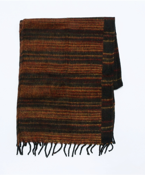 チャイハネ（チャイハネ）の「【チャイハネ】カラフルボーダーアクリルショール（マフラー・レディース・レッド系その他/ベージュ/ブラウン/グリーン/レッド/ピンク/サファリグリーン/その他/パープル/その他1/その他2/オレンジ系その他/ブラック系その他/ブラック/ホワイト/ブラックミックス/イエロー/ネイビー/オレンジ/プラム/ラベンダー/ブルー/オレンジ系その他2/カーキ/ブラック系その他2/ライトグリーン/ブラウン系その他/ライトイエロー/マスタード/ブルー系その他/ターコイズブルー・FREE）」の3枚目の写真