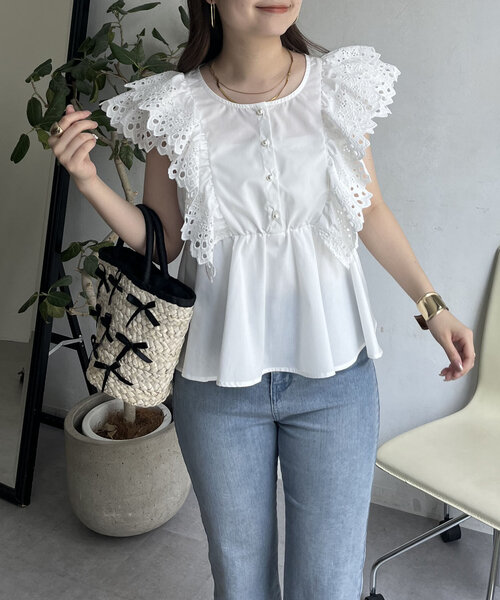 prose verse（プロズヴェール）の「フリルレースパールボタンペプラムブラウス（シャツ/ブラウス・レディース・オフホワイト/ブラック・LARGE/MEDIUM）」の4枚目の写真