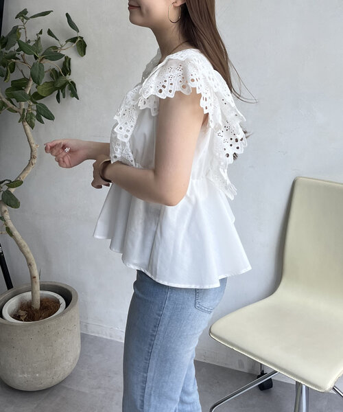 prose verse（プロズヴェール）の「フリルレースパールボタンペプラムブラウス（シャツ/ブラウス・レディース・オフホワイト/ブラック・LARGE/MEDIUM）」の8枚目の写真