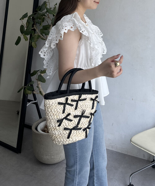 prose verse（プロズヴェール）の「フリルレースパールボタンペプラムブラウス（シャツ/ブラウス・レディース・オフホワイト/ブラック・LARGE/MEDIUM）」の10枚目の写真